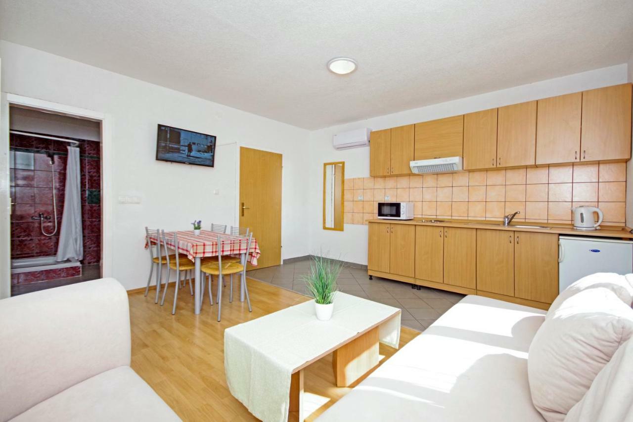 Apartments Solis Макарска Екстериор снимка