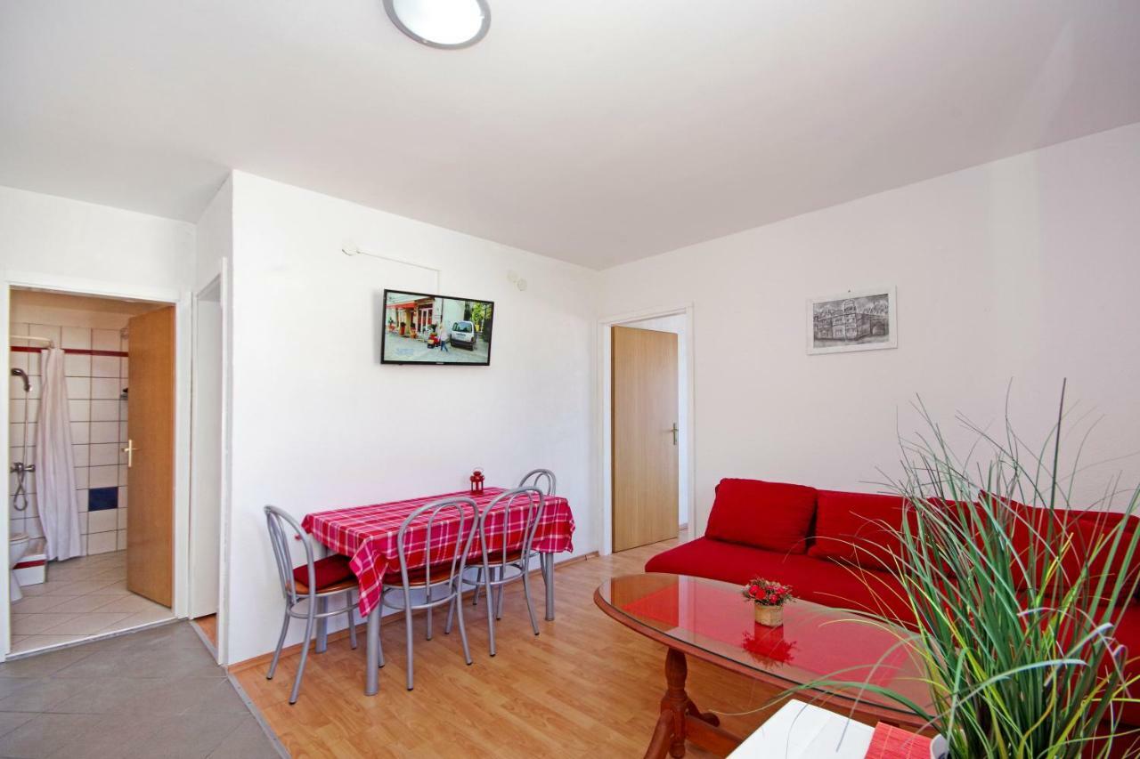 Apartments Solis Макарска Екстериор снимка
